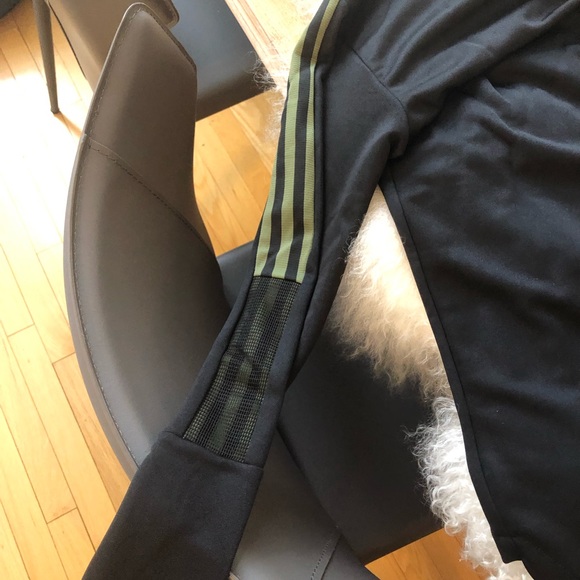 SOLD!BNWT Gorgeous Adidas Tiro 21 Camo colourblock graphic men’s track jacket .. - Picture 10 of 16